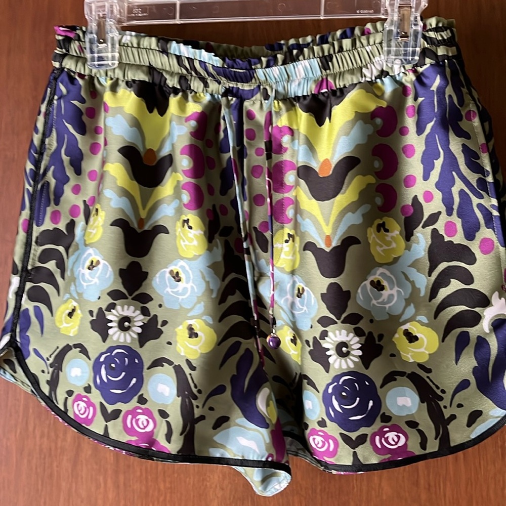 Zara shorts medium
